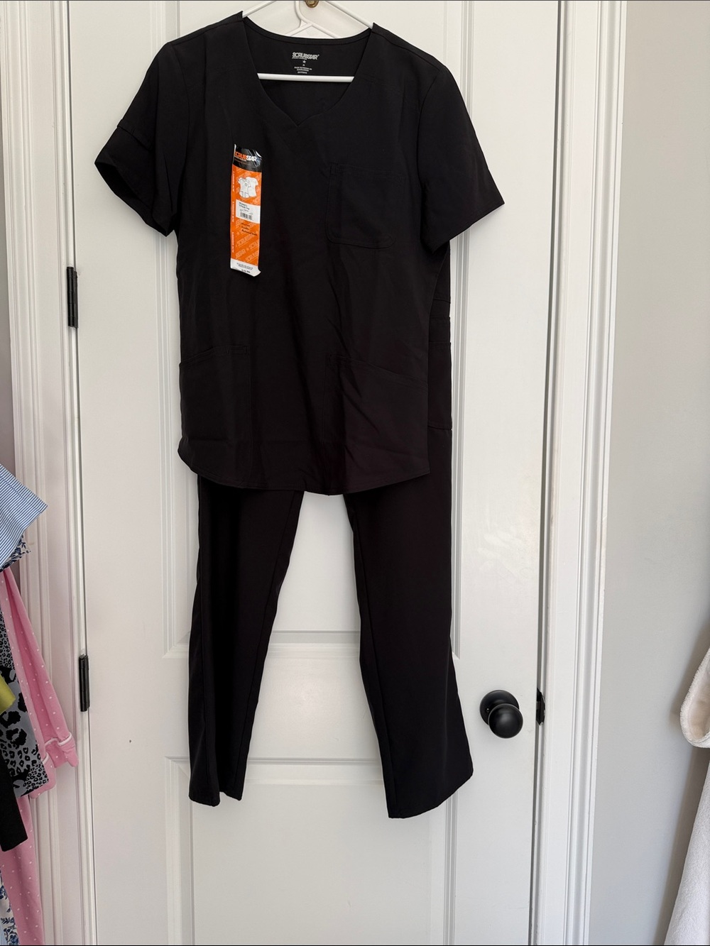 Scrubstar Women's V-Neck set - Black with tag!